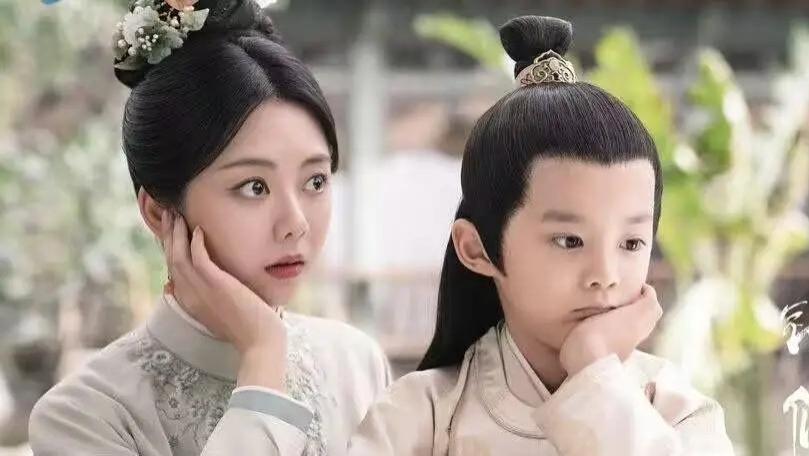 谭松韵|谭松韵又一古装大剧即将来袭，男女主颜值实力不俗，网友：熬夜追