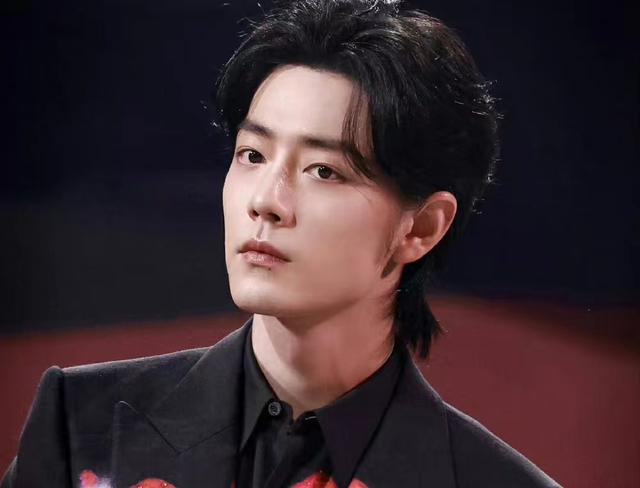 华晨宇|大湾区晚会打脸3个人,别再尬吹内地一流歌手了,现场都成了笑话