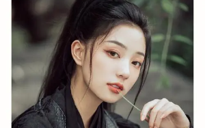 太子失忆后让我替他找回白月光，身为替身我只想说：“赚钱勿扰”！