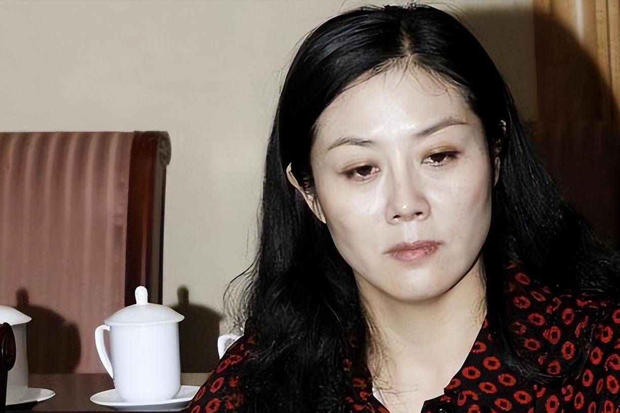 与四十多位官员有染,在"睡莲"姜保红面前,张琳都自叹不如 - 文化资讯(