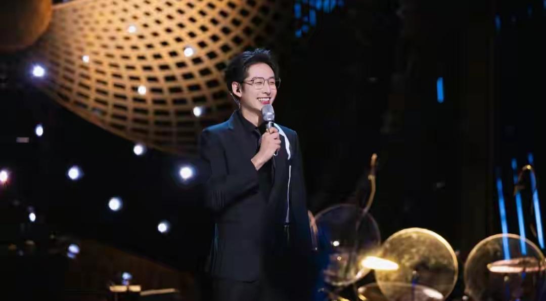 乘风破浪的姐姐|浪姐4初舞台开录，贾静雯白到发光，陈嘉桦妩媚，吴倩少女感十足