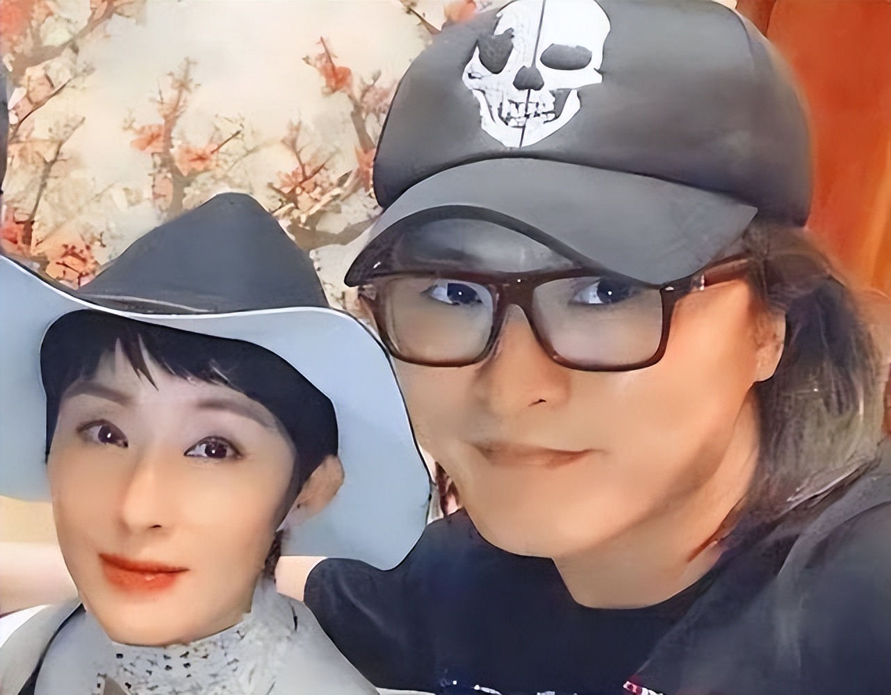 张敏|55岁张敏瘦到脱相!皮肤松弛颈纹明显,与男友定居内地豪宅抢镜