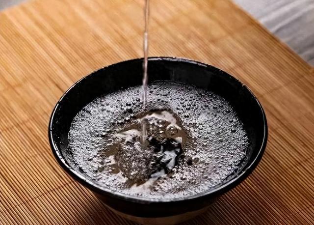 每天喝少量白酒，除了对降血糖有帮助外，身体还会出现什么变化？