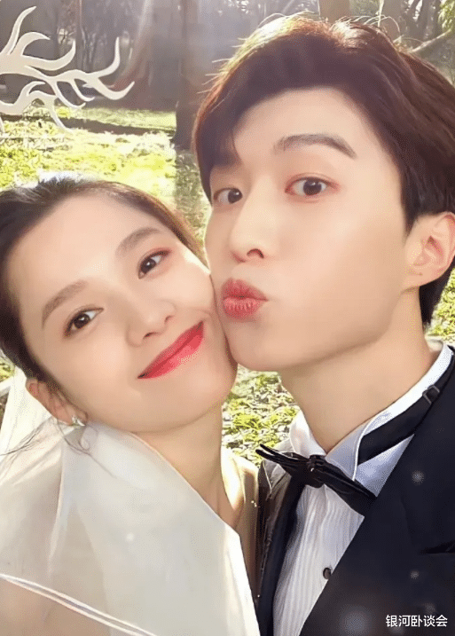 范丞丞恋情曝光,这小子是真藏不住事儿...