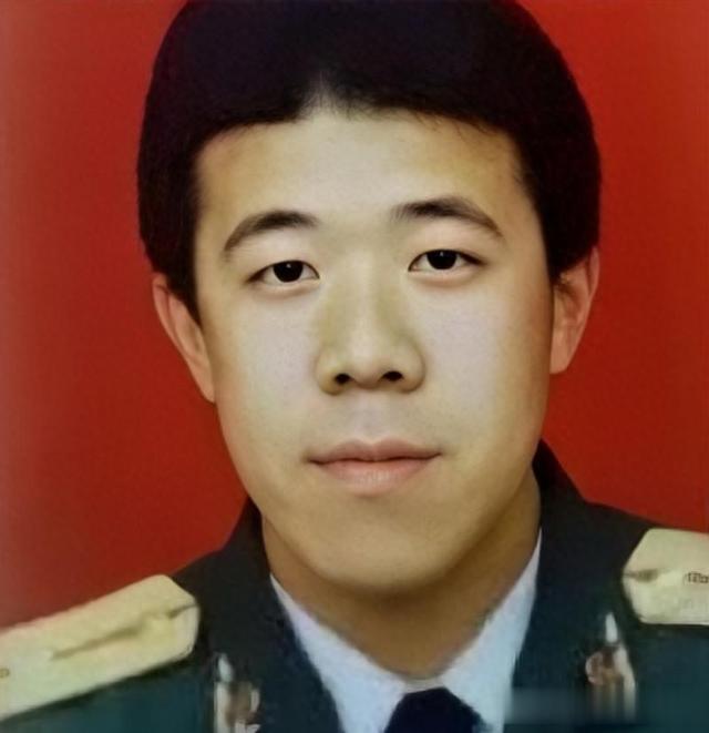 秦卫东:年轻时爱喝酒,中年患病,如今瘦到脱相,他究竟经历了啥