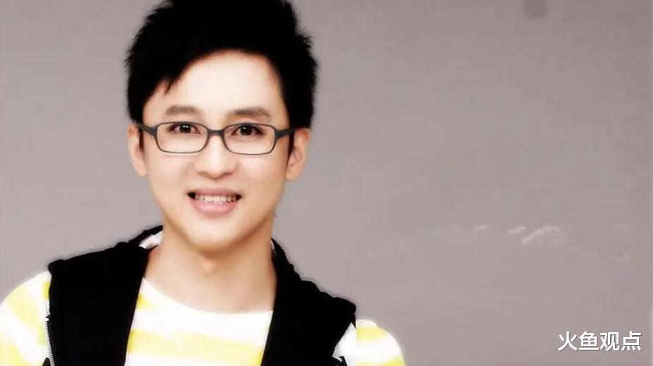 著名主持人程成模仿网红直播赶大集遭驱赶,网友评论更扎心!