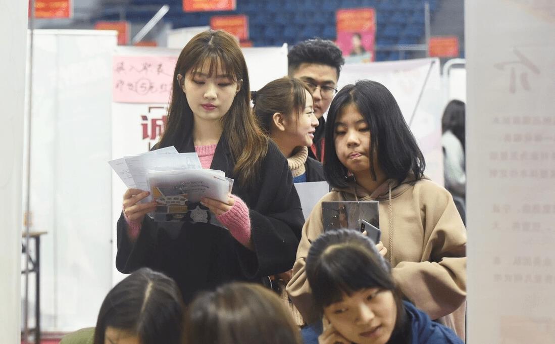 大学生|大学生有好消息,3个新政策缓解就业压力,学生开心家长也放心了