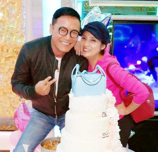 苗侨伟:“低头”不是懦弱,只是不舍得戚美珍难过