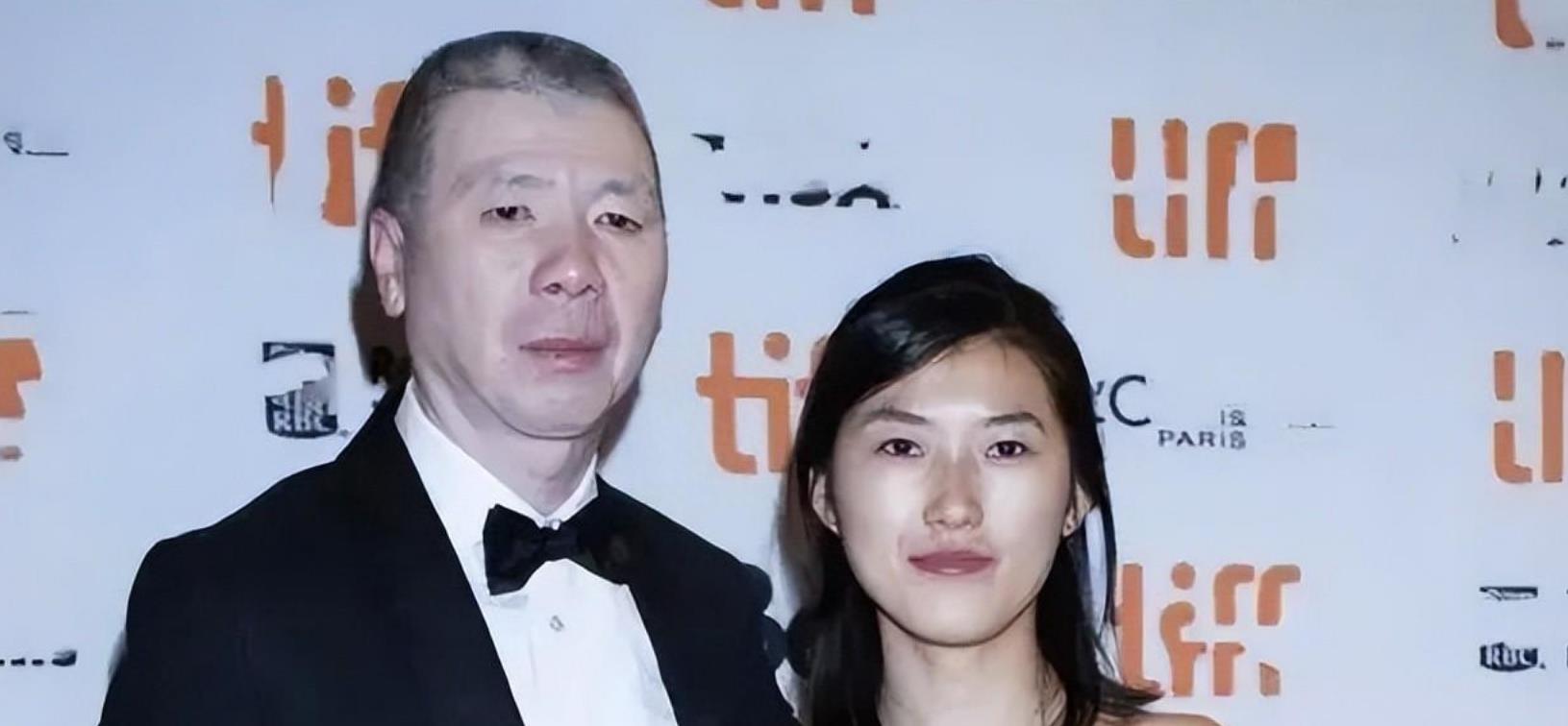 冯小刚又爆一大瓜,妻子徐帆收养的女儿,竟是他的“私生女”