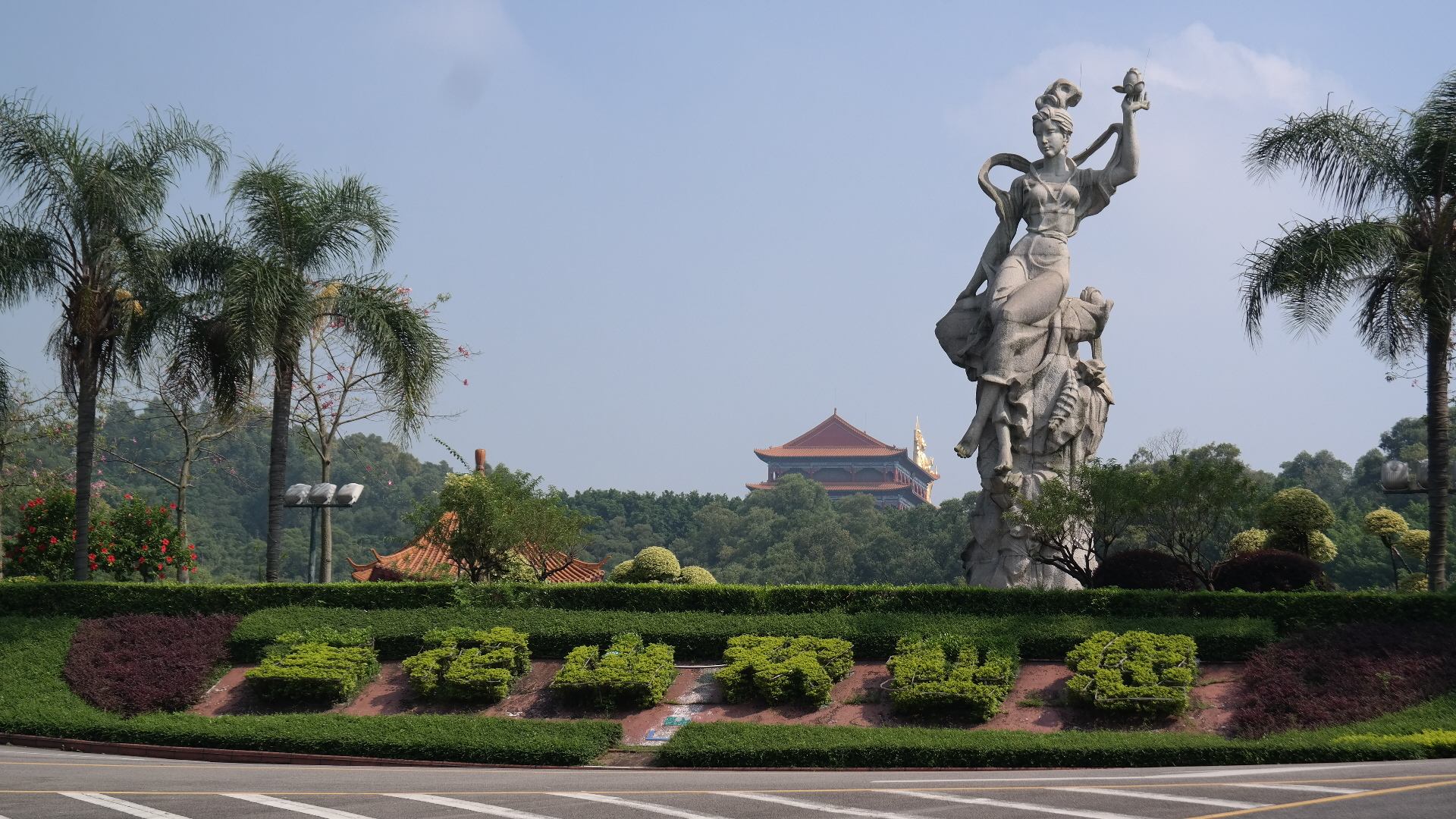 莲花山莲花山位于瑞安市的东北部,是一座拥有优美自然风光的山峰.