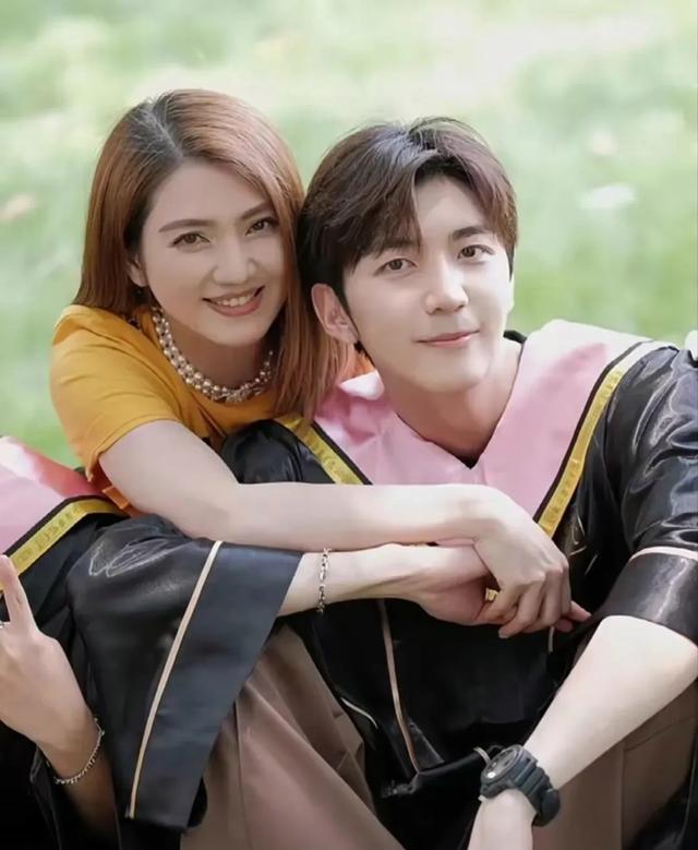 洪欣：永葆少女感的成熟女性偶像