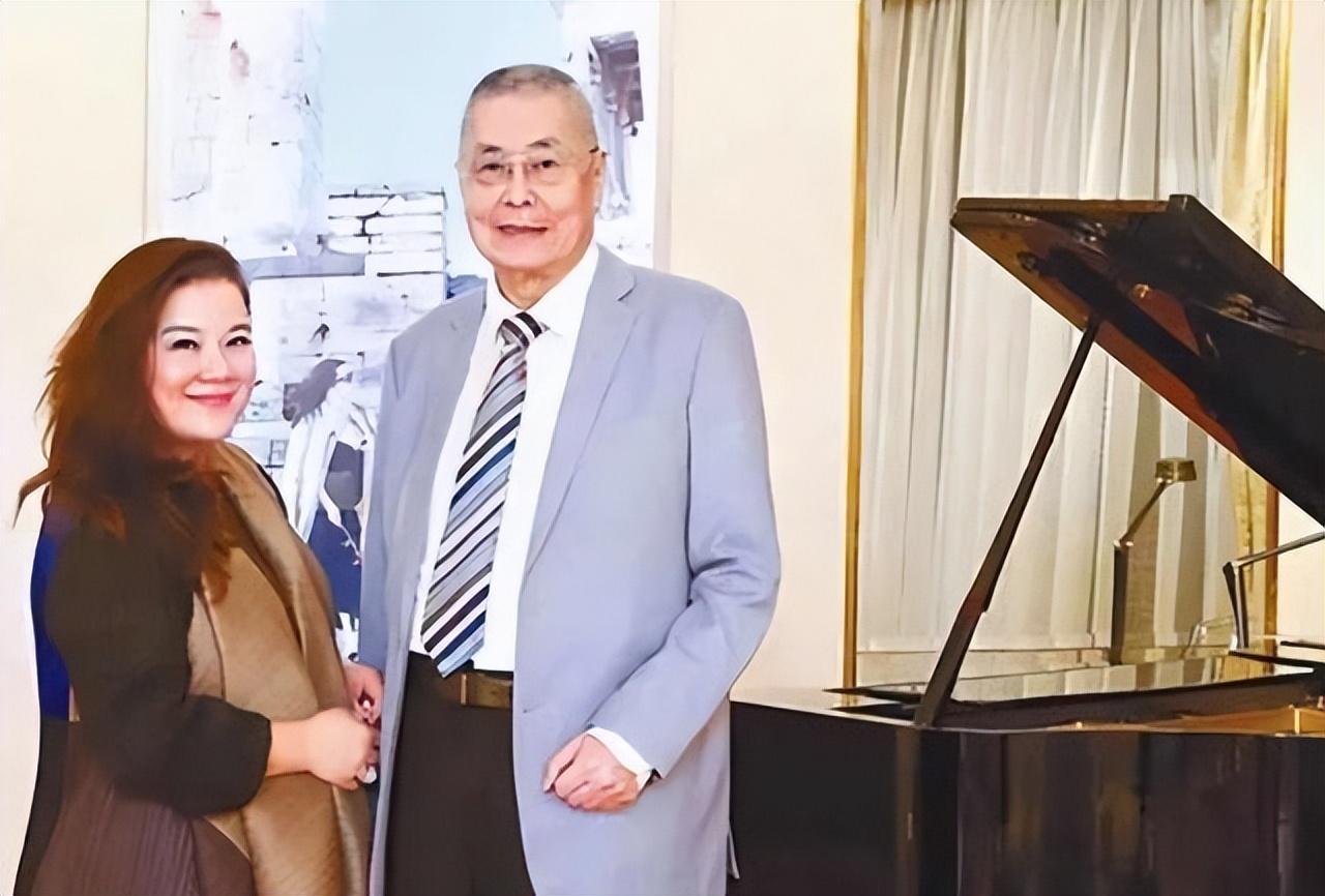 孙颖:41岁嫁入豪门,44岁为81岁的老公生下个女儿,如今二胎成功