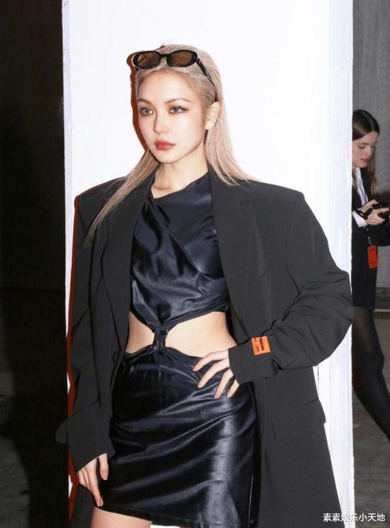 周扬青|35岁周扬青换新风格,转型为成功女性,手握百亿做自己的富豪