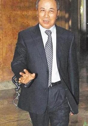 亲姐妹共侍“黑道干爹”,大小S成名路不是一般刺激