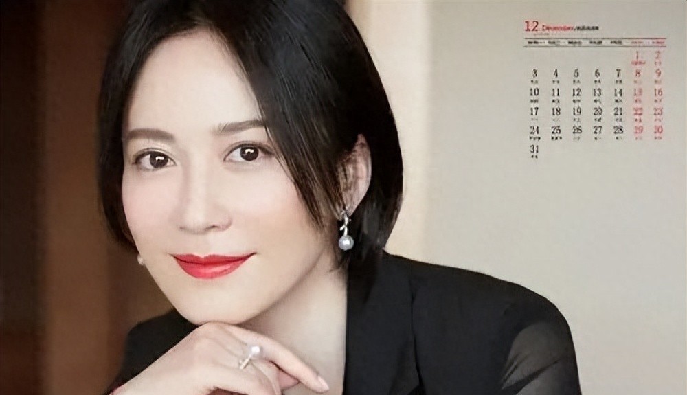 俞飞鸿被曝“塌房”,竟然未婚生子,亲生父亲是好“闺蜜”窦文涛