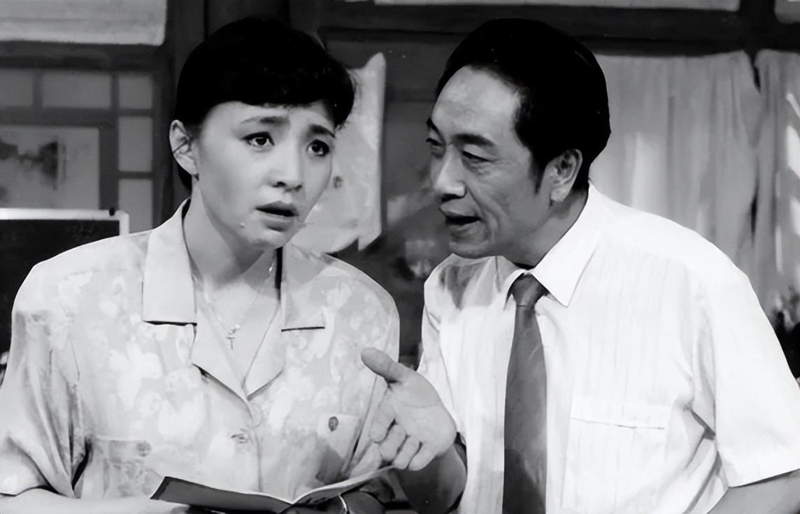 演员王奎荣：68岁娶小37岁饶芯语，71岁老来得女，近况如何？