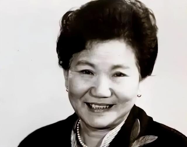 小品女皇赵丽蓉:因一句台词识破潜伏间谍,临终前为巩汉林留忠告!