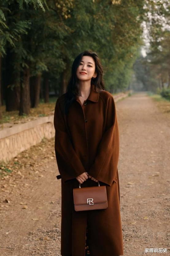 演员朱珠绝对是聪明人,在国外积攒名利,在国内变身实力女演员