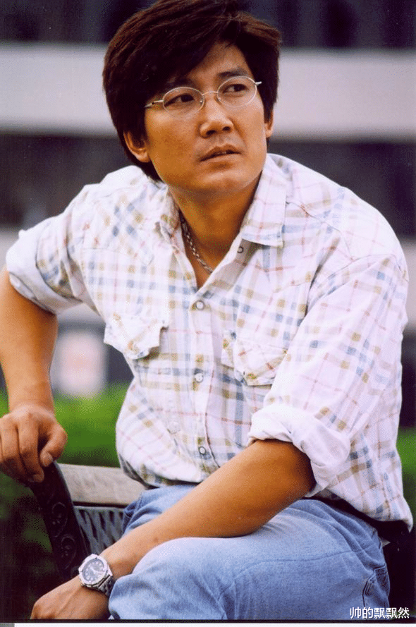 茵娜：嫁给演员李崇霄，恩爱23年丈夫离世，如今与女儿相依为命