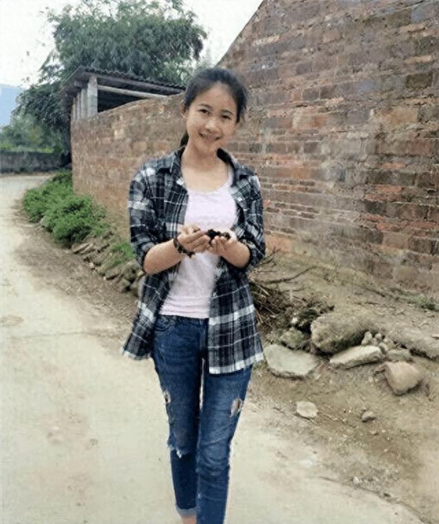 昔日校花被丈夫喂到330斤、睡塌两张床，丈夫：我怕她被别人抢走