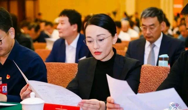 周迅参加中国文艺志愿者协会全国代表大会