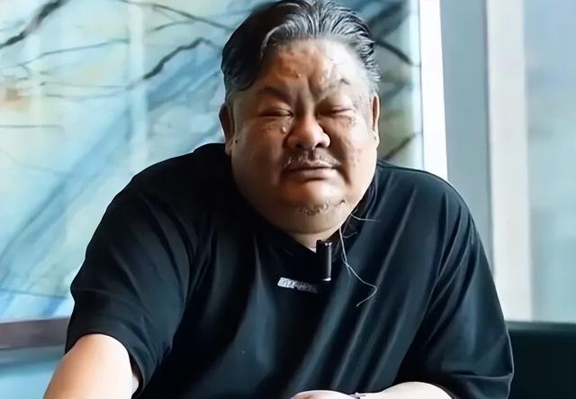 59岁港星林雪被骂上热搜，广东网友：是时候派我们的李彩娇出场了