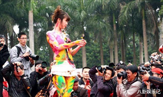 “人体模特”张筱雨，出道一年拍21套人体写真，如今38岁仍单身未婚