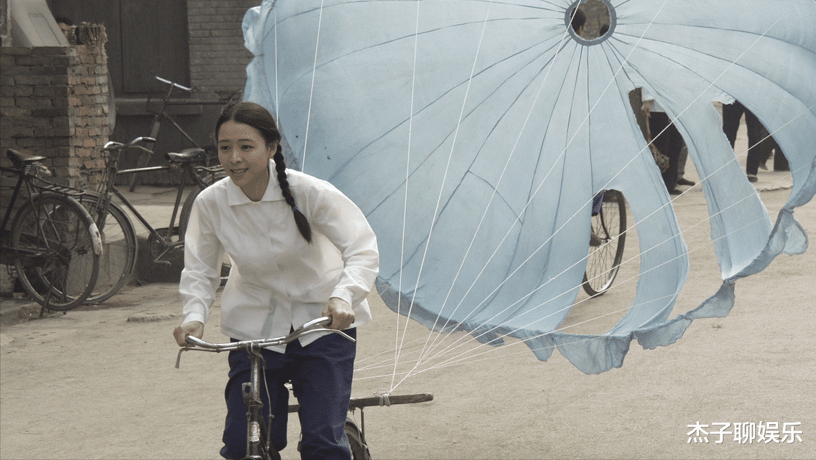 专挑年纪小的下手？这一次，57岁蒋雯丽“底裤”都被扒光了