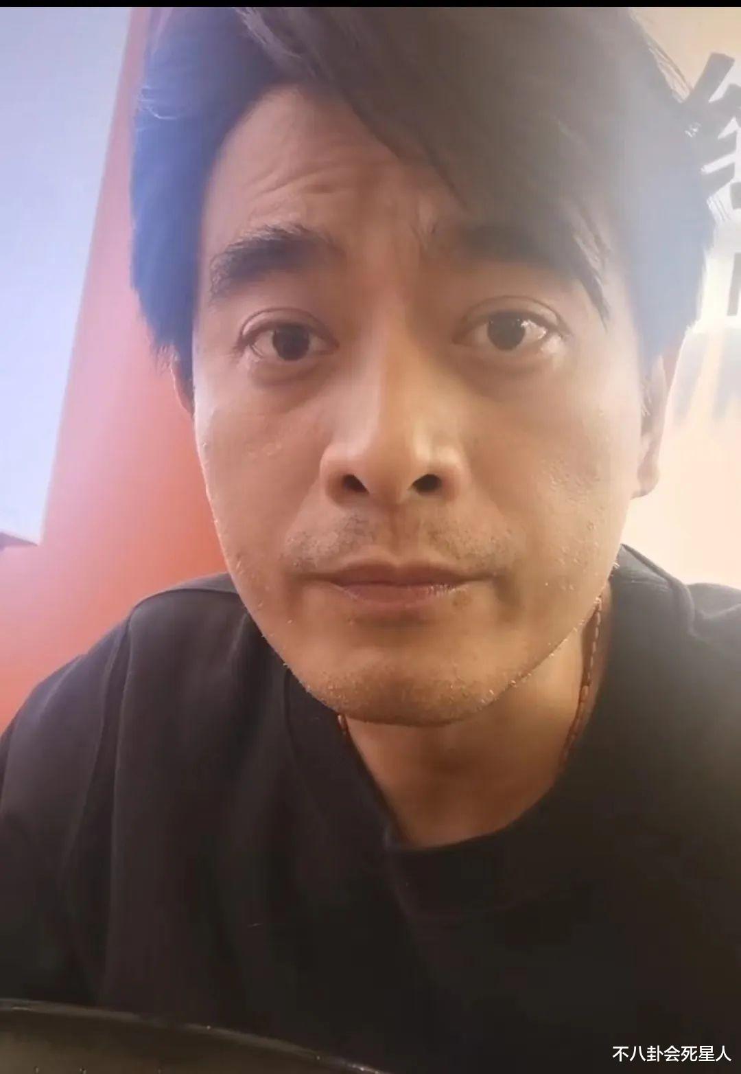 牛肉面|知名男星吐槽机场牛肉面:又贵又难吃,牛肉小,还咬不动