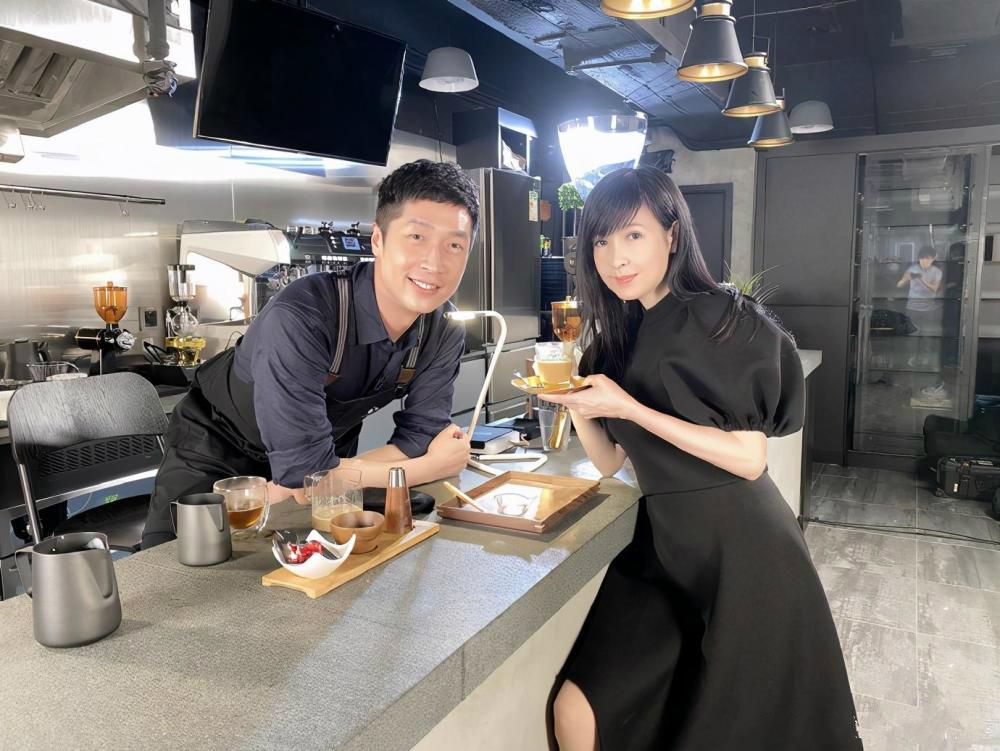 马浚伟：因为母亲身死自责，曾患抑郁症，如今华丽转身成公职人员