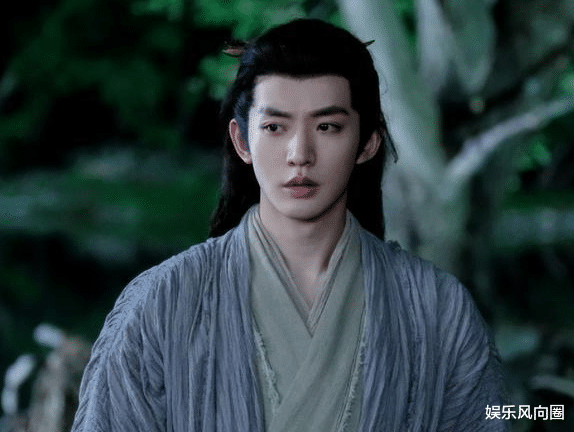 长相思片酬遭曝光,男女主收入差距太大,张晚意180万被嘲欺负人