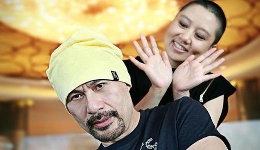 周润发|26年前，徐锦江一见钟情过路女兵当场就向其求婚，今两人如胶似漆