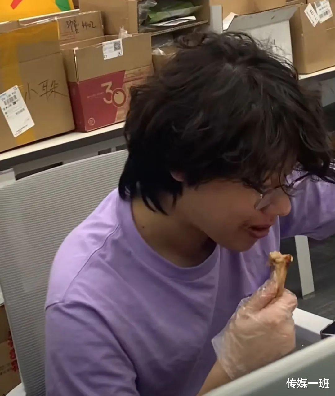 |向佐回应夜店事件,称鸡爪比馊瓜好吃,疑似内涵郭碧婷是“馊瓜”