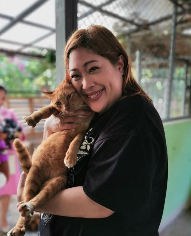 泰国的诗丽帕公主人美心善,救助流浪动物,年近四十,未婚无子
