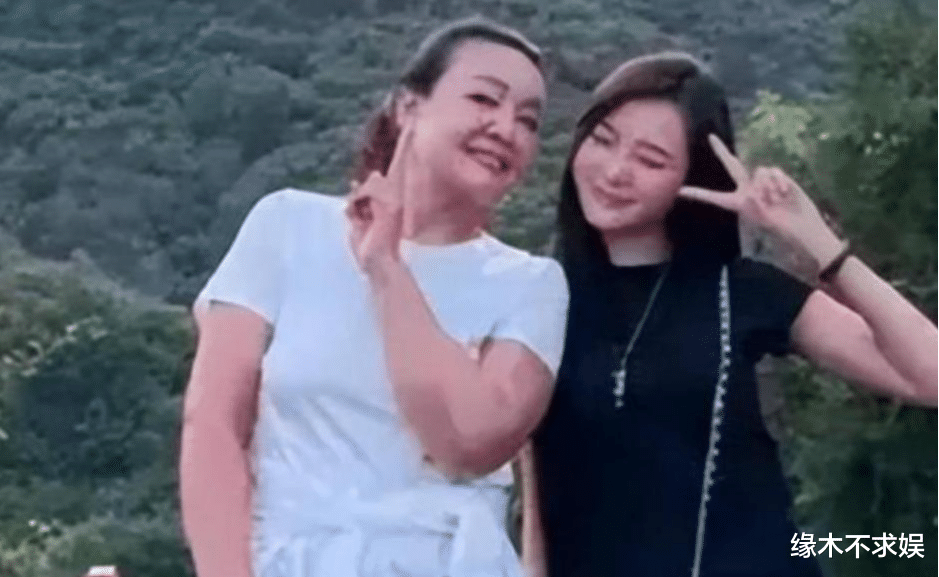 张兰|张兰炒作再添佐证!曝张颖颖已搬进张兰家,网友晒图为证