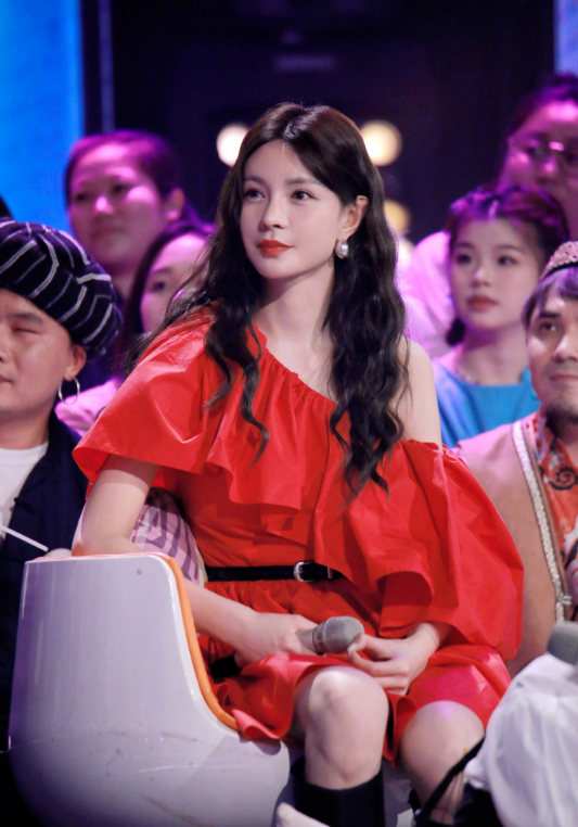 沈梦辰|沈梦辰正式发文告别,表现出色名气也变大,杜海涛的处境就很尴尬