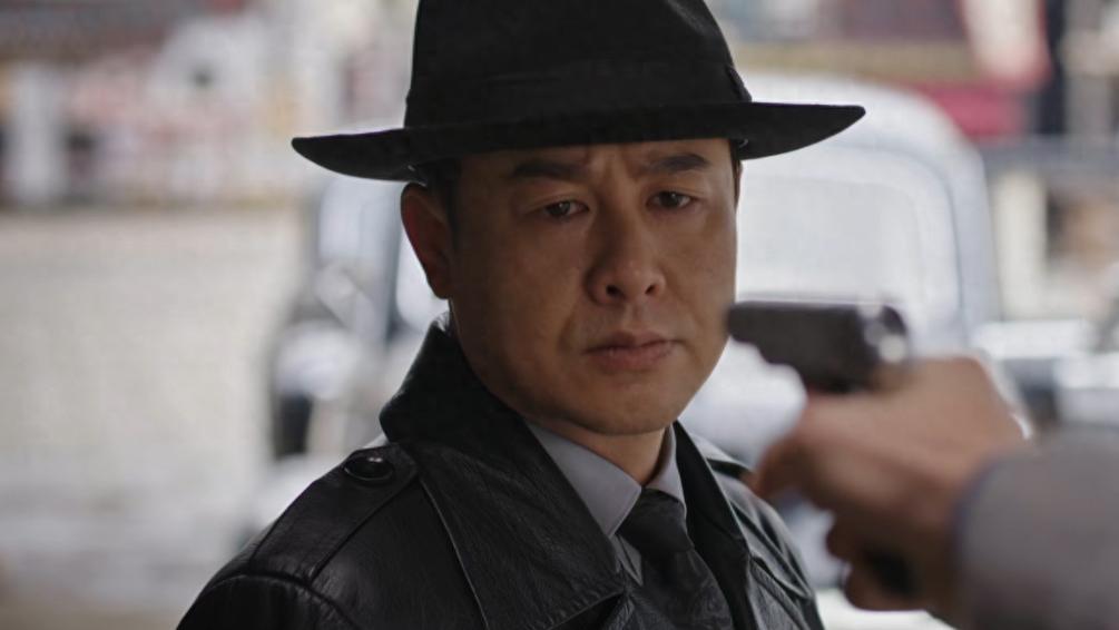 明晚开播！46集谍战大剧来了，2大卫视强推，终于有剧可以追了