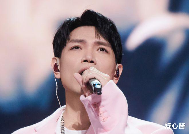 那英|那英哭掉假睫毛,华晨宇惊喜多,音综新天花板不够看啊