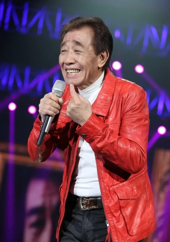 歌王张帝：两婚两离，再娶小33岁的女儿闺蜜为妻，结婚14年仍恩爱