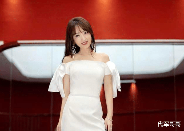 杨钰莹|52岁杨钰莹近照曝光,曾与赖文峰相恋,如今美如少女却还是孤身一人