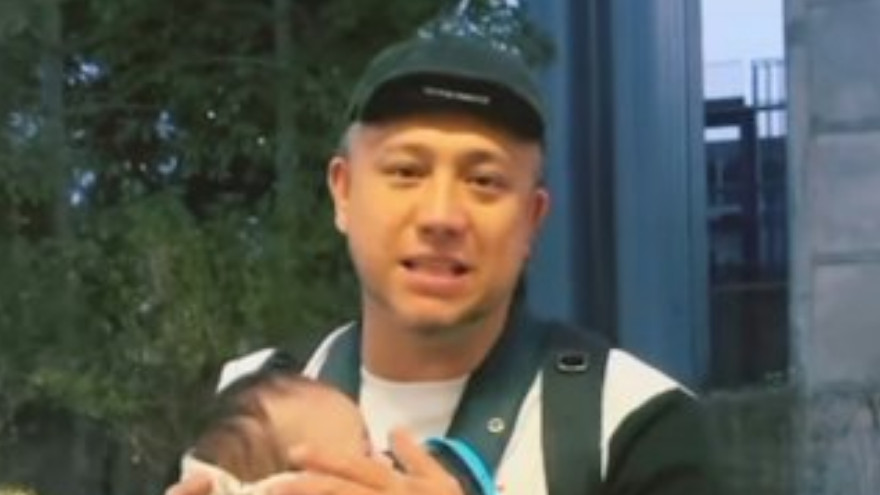 张致恒新公司开业却遭公开追债，欠债风波再起波澜