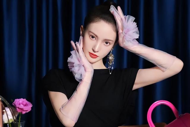 金晨|金晨花样姐姐泳装出圈!网友:我的好兄弟