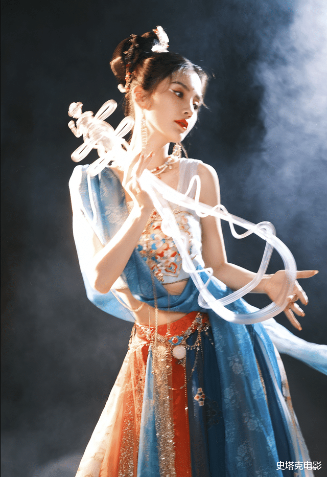 惊为天人!看到杨颖飞天造型,我直呼:这真是10分钟拍出来的吗