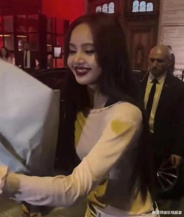 徐娇辣评Lisa疯马秀表演：被性化的职业女性，星女郎就是敢说？