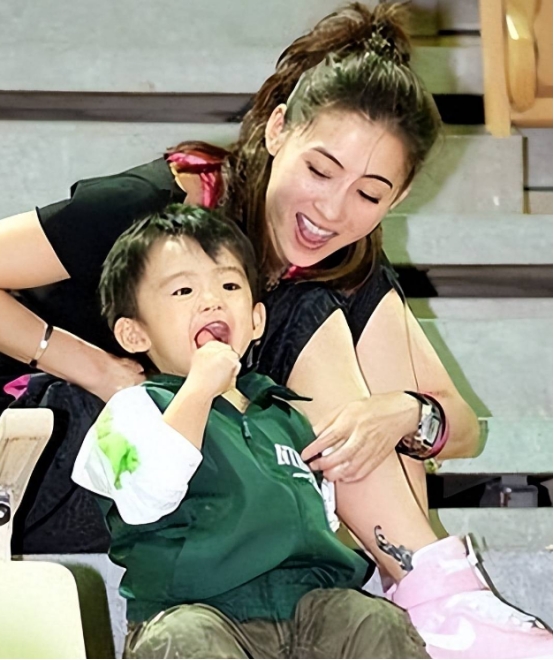 王菲疑在上海产女？谢贤不得已接受，谢霆锋被传紧急改遗嘱