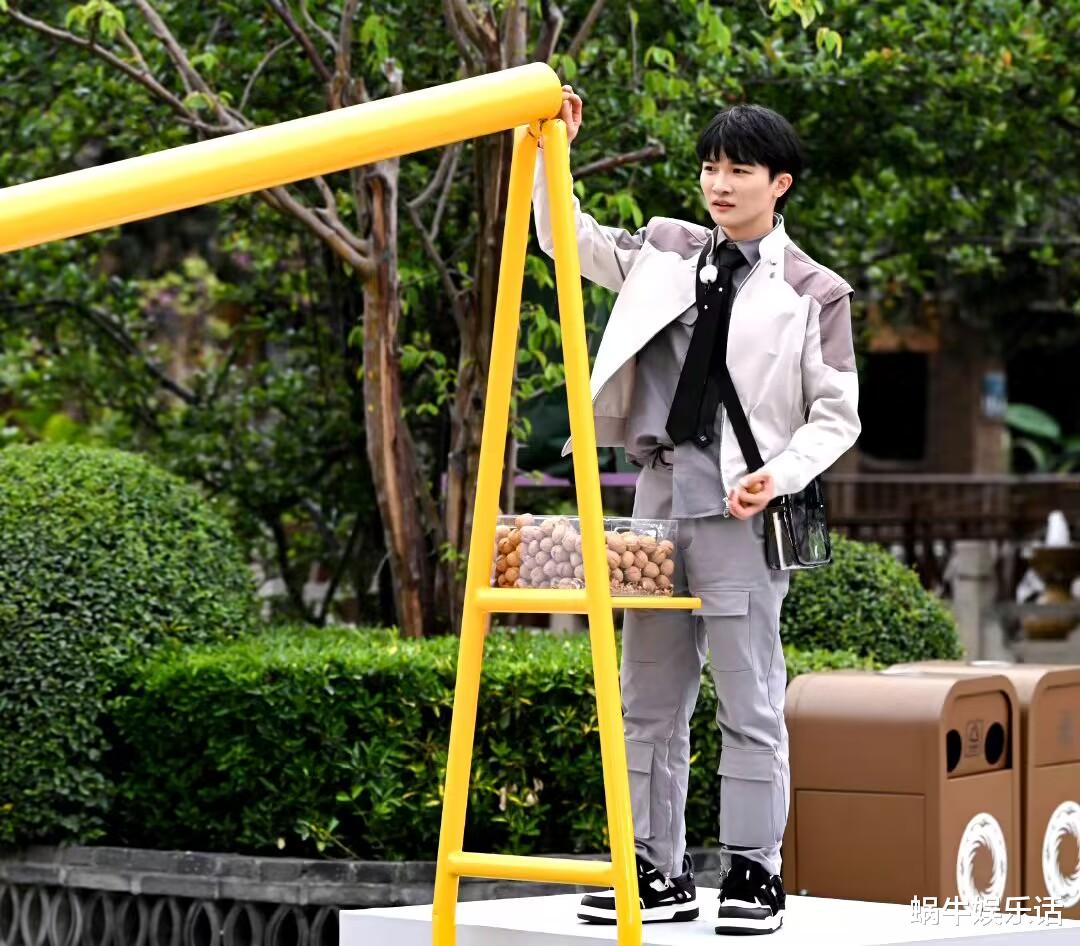 小S|奔跑吧:导演偏心into1男团太明显,收视率创新高为啥网友不买账