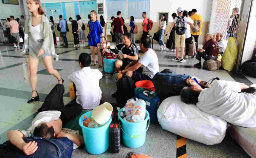 许多|为啥大量失业不是发生在三年疫情,而集中爆发在2023年?有何说法