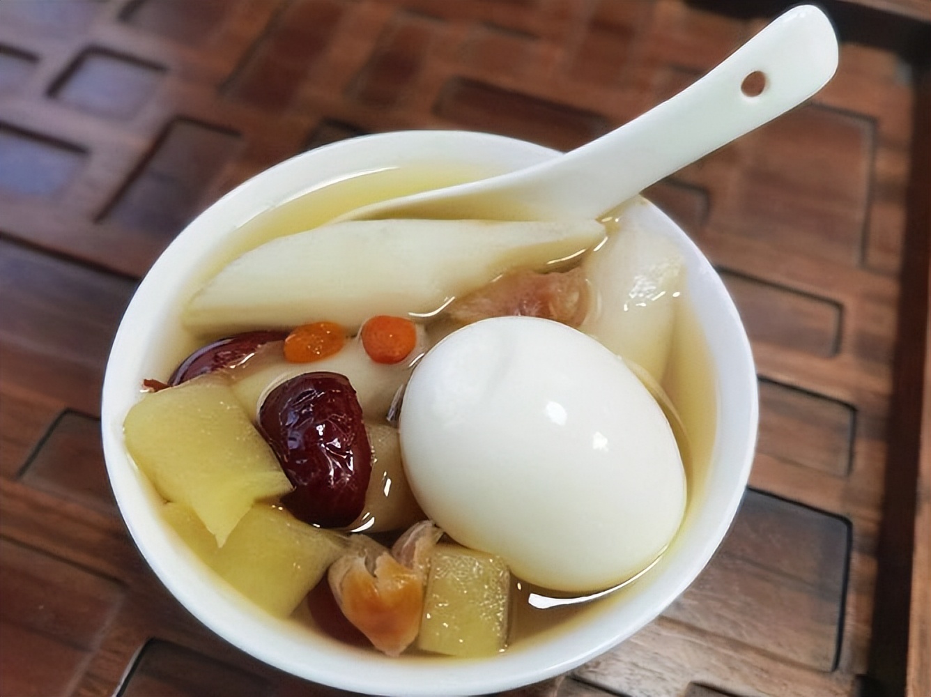 不想被叫“黄脸婆”，就多喝3种美容汤，美容养颜气血好