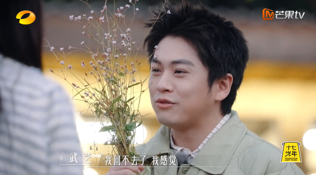 33岁过气顶流,靠“卖蠢”一夜翻红