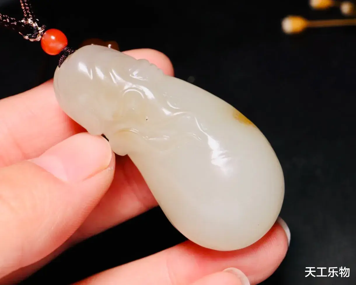 |从瑕疵变亮点的“代代数钱”!看和田玉糖白料如何逆风翻盘?